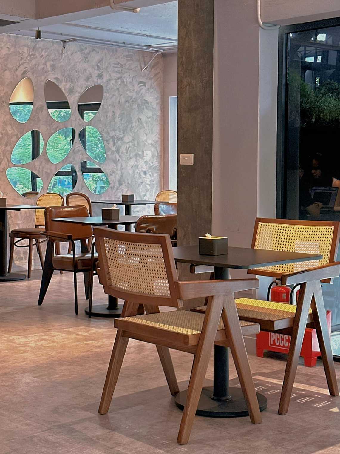 Photo by Linh Chi Bùi(instagram Chidicafe)