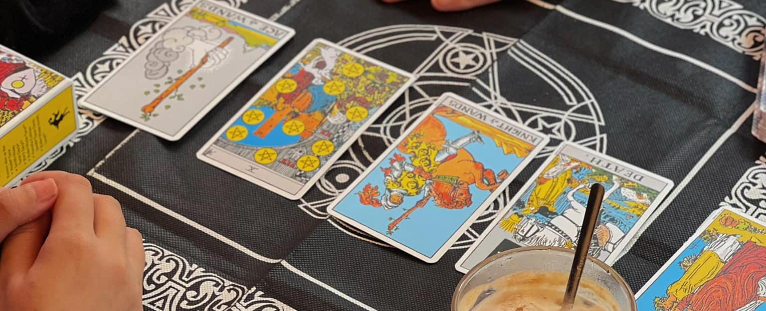 Một Hà Nội Coffee - Where Tarot Meets Tranquility